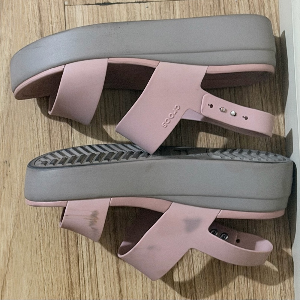 CROCS Pink Platform Slide Sandals with Gray Sole, - Picture 7 of 9